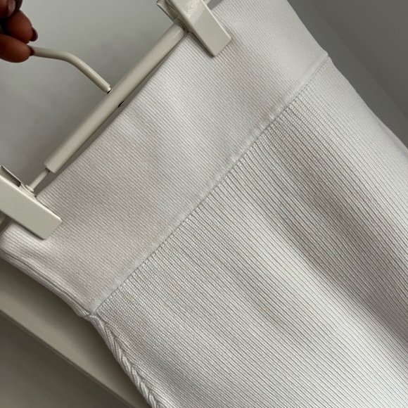 Aritzia Babaton MIDI skirt size small. White - Picture 4 of 4